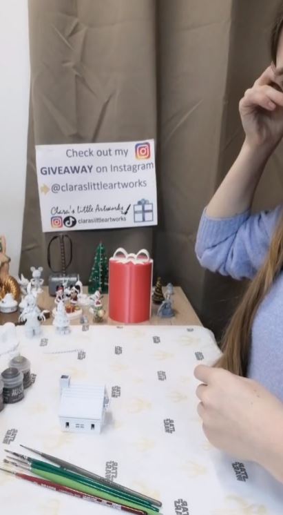 ClarasArtworks's tweet photo. I am live painting today again, check it out and guess what's under the present box!🥰😍
Link:
https://t.co/NFf1UKuPb0

#DIY #Live #painting #3dprinting #miniature #TikTokライブ #TikTokLIVE https://t.co/K4FAQ0nf6d