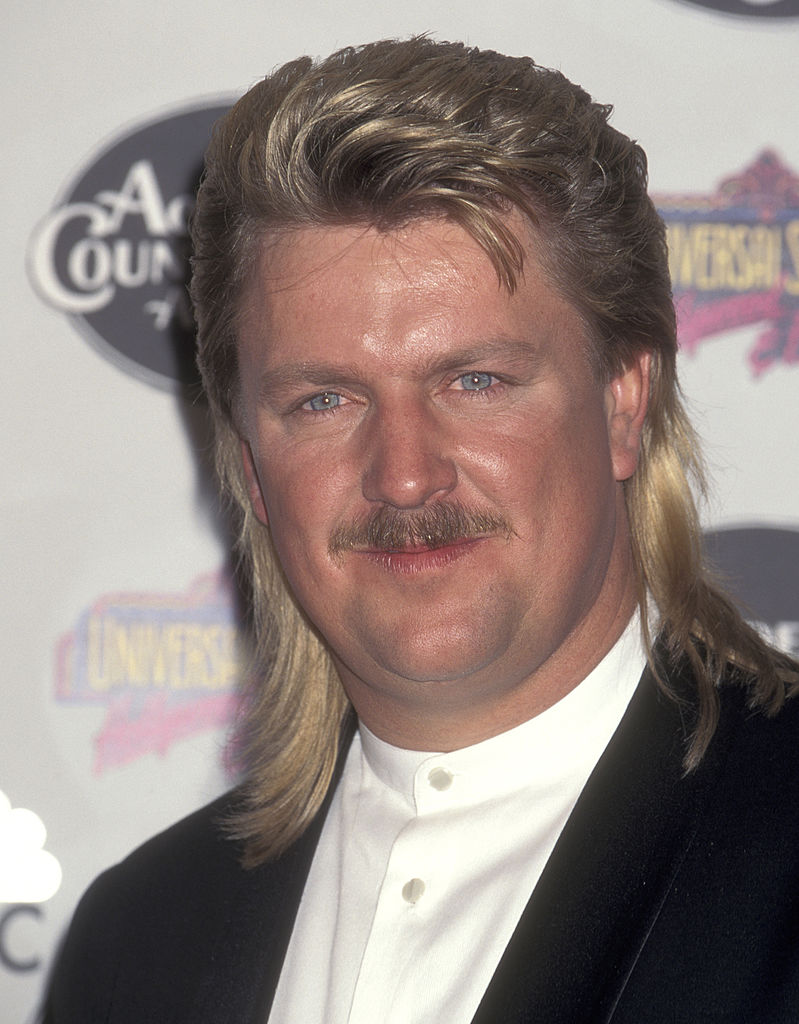 CISNCountry's tweet photo. This Date In Country Music: 1994
#PickupMan from @JoeDiffieOnline hit #1 on the Hot Country Songs @billboardcharts.
It was the second single from #JoeDiffie's LP Third Rock From The Sun.
Ron Galella/Getty Images https://t.co/S8v3XyqX7N