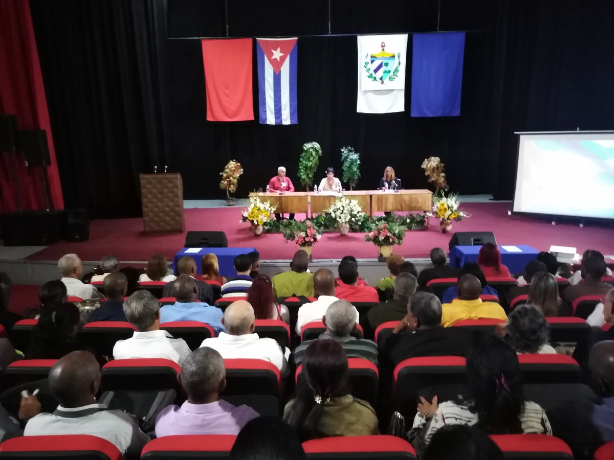 rauldejesusvm's tweet photo. En desarrollo Asamblea constituyente del Poder Popular en la Isla de la Juventud.

Los 83 delegados de circunscripción presentes, 35 mujeres y 48 hombres, que integrarán el órgano de gobierno local como establece la ley, juramentaron para prestar el servicio al pueblo. https://t.co/BnHS5bkQJt