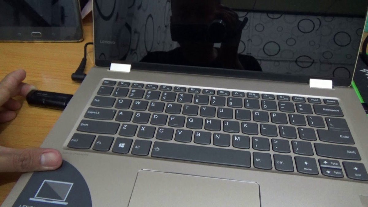 ScrapeLogo's tweet image. #Video: How to make Hiren’s BootCD PE x64 #USBBoot 💡 📹 - rite.link/jjaq 👈🏼The ad: compare company #LogoExtraction #APIs