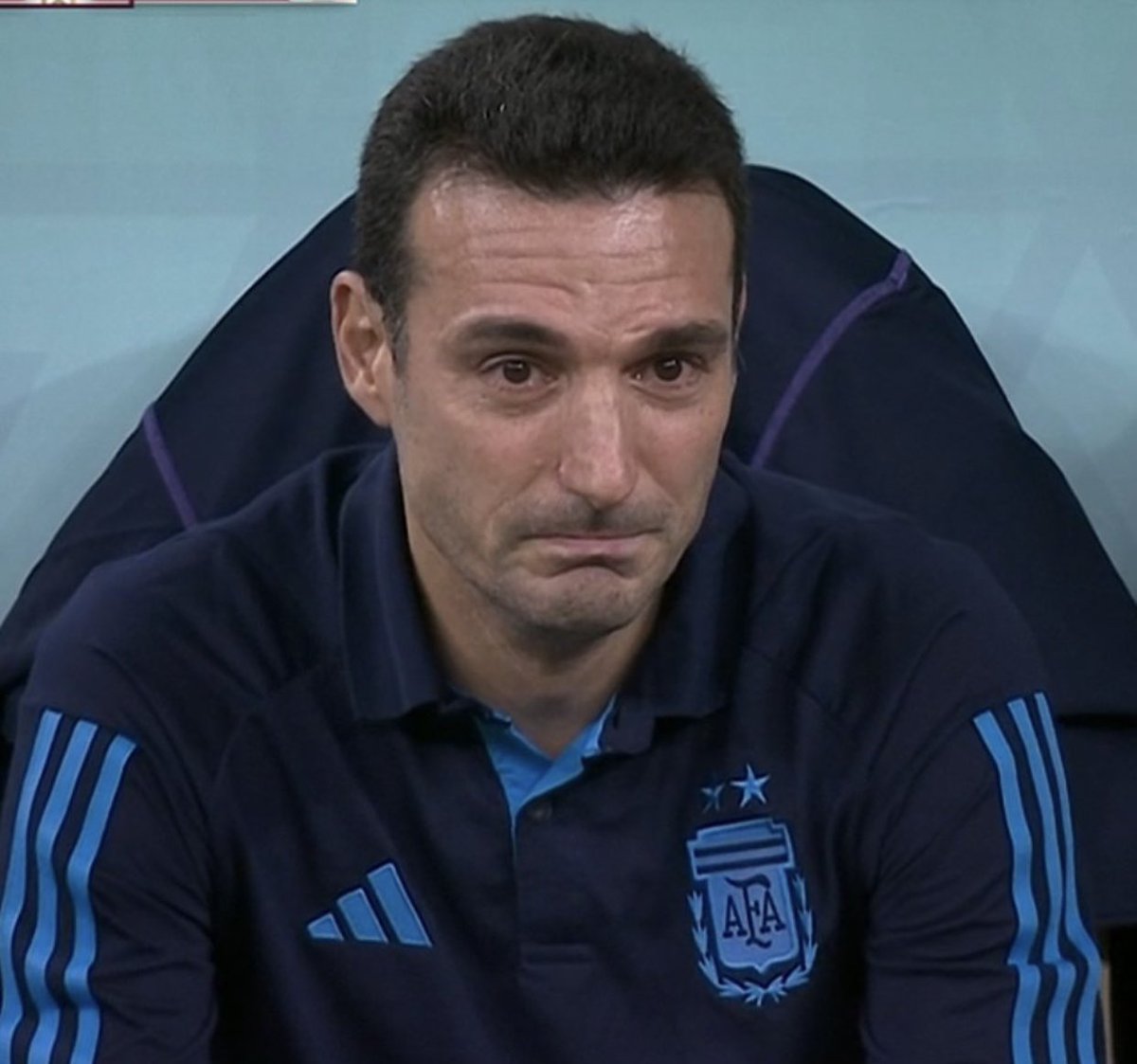 maleerrr's tweet photo. Gracias para siempre, Lionel. Gracias por hacerte cargo cuando tocamos fondo, por darnos un titulo despues de 28 años y por llevarnos a otra final del mundo, pero sobre todo gracias por devolvernos la ilusión. Gracias 💙 https://t.co/8fVB9X05Cl