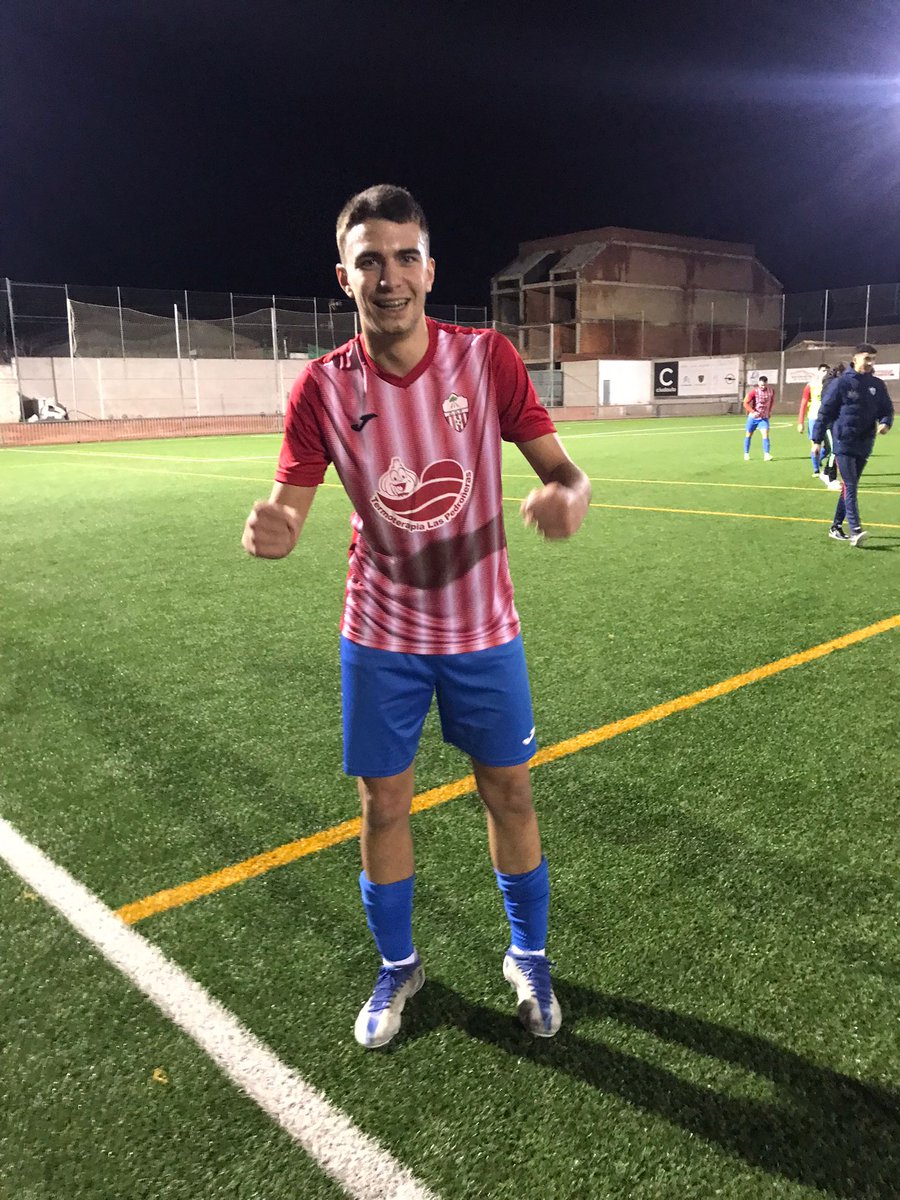 CDPedroneras's tweet photo. Y otro canterano que debuta con el primer equipo, haciendo un partidazo. Welcome Alejandro 🔴⚪
Entre él y Beltrán han vuelto loco al equipo local 🔴⚪
Cantera Pedroñera 😘
#SomosCDP
Las oportunidades llegan y mister lo tiene claro 👏 https://t.co/T4Ma6xv0Ql
