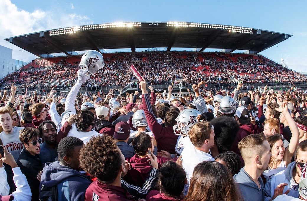 TylerBa67411912's tweet photo. Thank you to all of the coaches for inviting me out to the University of Ottawa. After a great visit I’m excited to announce that I have received my 4th scholarship offer to play football with @GeeGeesFootball 🏇⚪️ https://t.co/EiZnTO8Xkb