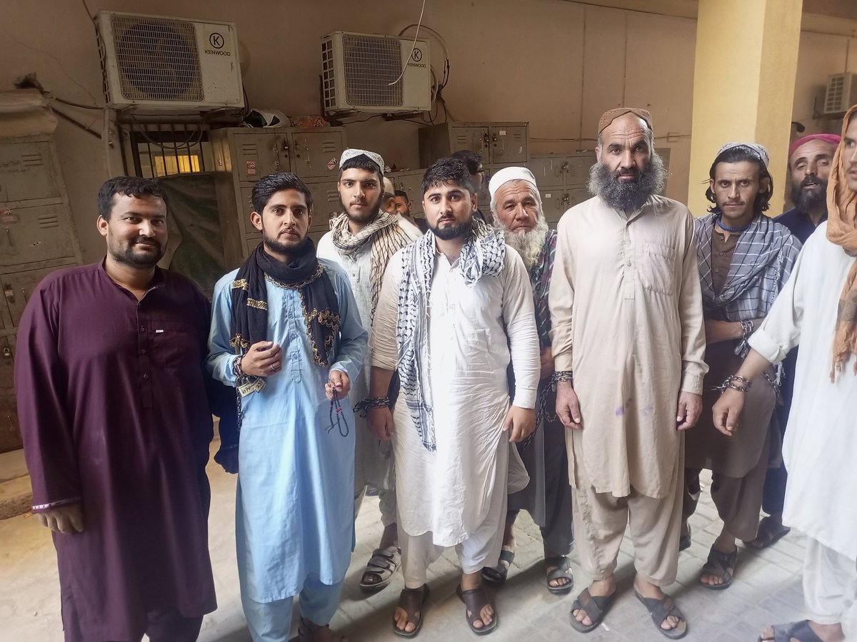 Moni_Kakar's tweet photo. Around 1400 of afghan refugees including women &amp; children hv been arrested by Karachi Police since last 2 months alleged of non availability of legal documents.But I've met up to 400 imprisoned Afghans who had visas,PoR &amp;ACC cards,but police confiscated their passports&amp; cards.@UN https://t.co/6bMyNyEt4o