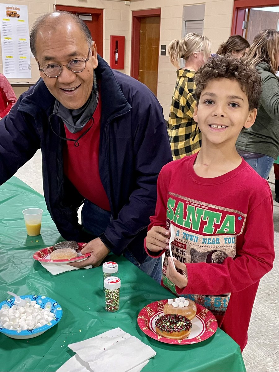 CindyBlagg's tweet photo. Breakfast with Santa @twdtigers https://t.co/BzTknq98Qm