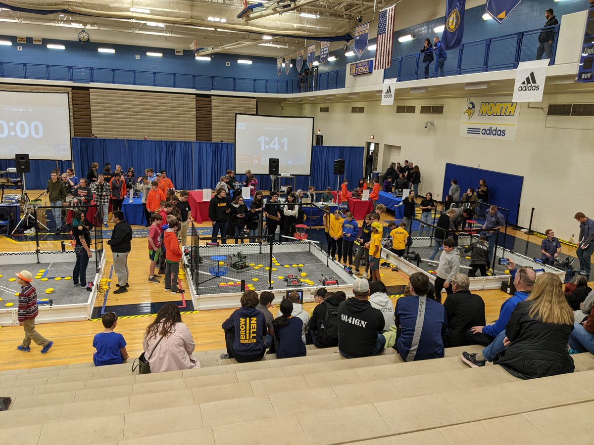 WahooRobotics's tweet photo. Today’s tournament at Omaha North at lunch break we have 3 middle school teams in the top 10. Six place team N, 8th team D, 9th team E. Keep it going 91416!!!  #ExcellenceEverywhere #RollCavs #GoWahooBlue @wahoopublic @WahooRobotics https://t.co/u0kMhxLnj2