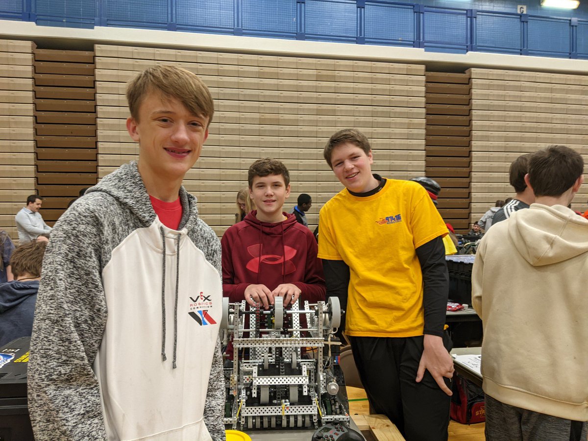 WahooRobotics's tweet photo. Today’s tournament at Omaha North at lunch break we have 3 middle school teams in the top 10. Six place team N, 8th team D, 9th team E. Keep it going 91416!!!  #ExcellenceEverywhere #RollCavs #GoWahooBlue @wahoopublic @WahooRobotics https://t.co/u0kMhxLnj2