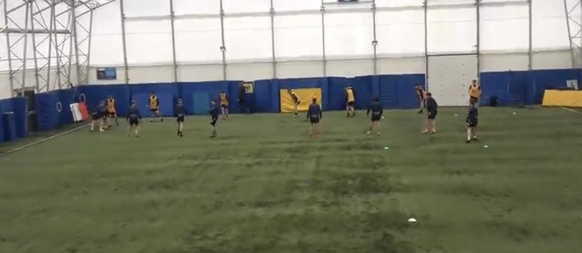 Quality last session of 2022 for the <a href="/WarringtonRLFC/">Warrington Wolves</a> scholars this morning, great group. Still the coldest barn in the world! 🐧 ☃️