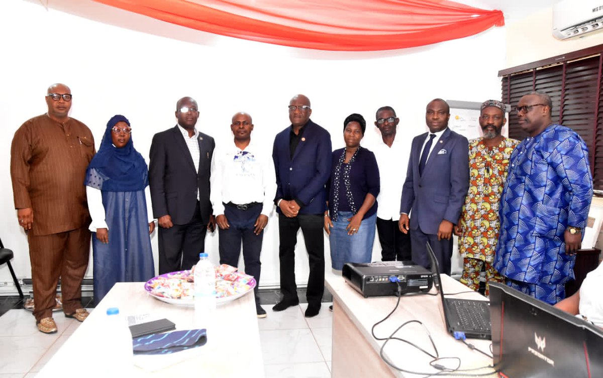 followlasg's tweet photo. LASG SOCIAL MEDIA TEAM SETS AGENDA TO INCREASE ONLINE ENGAGEMENT FOR GOVERNMENT ACTIVITIES

Read more: https://t.co/pdkihK8Um2

@jidesanwoolu @drobafemihamzat @gbenga_omo @gboyegaakosile @hmokunola_ @TYPONPON1 @fjaji @Mr_JAGs
#LASG 
#ForAGreaterLagos https://t.co/8Yieewipt5