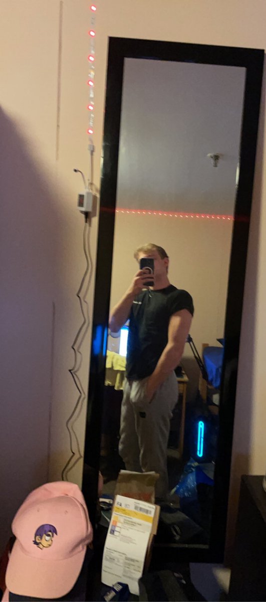 Loganrlz ☻ tweet media