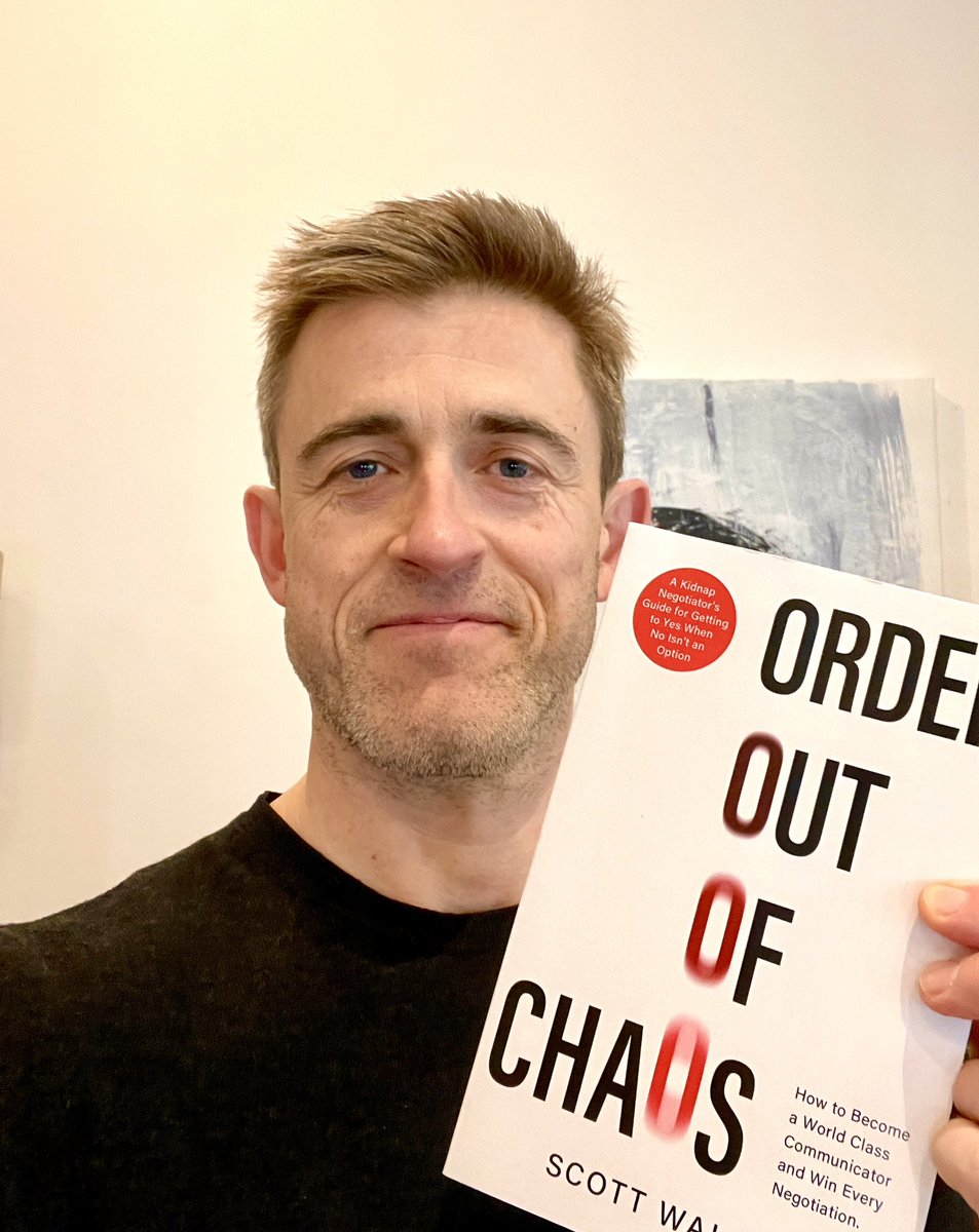 Santa has been already! 🎅 Happy debut author with his proof copy! ☺️🔥 #orderoutofchaos #negotiation #mindset