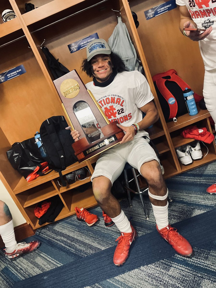 RoryHills3's tweet photo. a dream come true.. i’m a national champion 🤞🏾#GoCards https://t.co/HoP00AkJmX