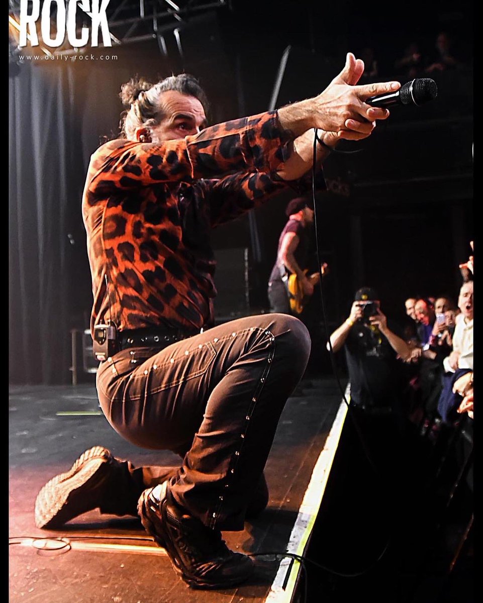 Litfiba's tweet photo. Tanta energia e adrenalina a mille ieri sera al Les Docks!💥 https://t.co/TLjUdgJlis
