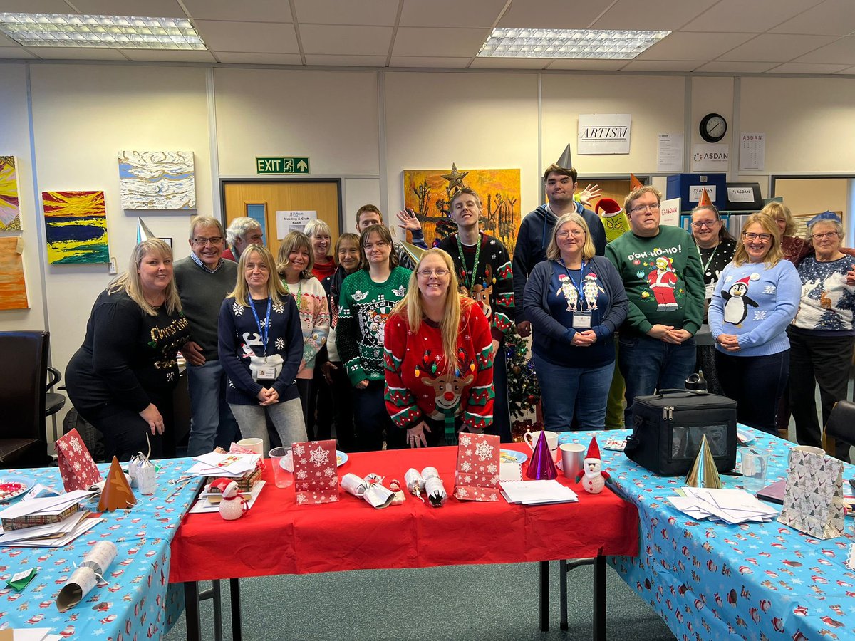 Pollys_Place's tweet photo. 🧩🎄♥️Merry Christmas &amp; Happy New Year from Us All at The Autism Trust UK - POLLY’S PLACE UK♥️🎄🧩 https://t.co/k11J6dqS7p