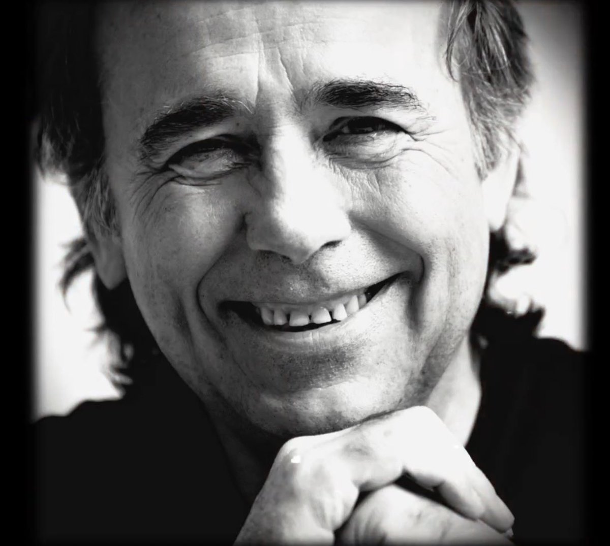 losdanieles's tweet photo. ¿Quién firme para ver el último programa del año en #LosDanieles con Joan Manuel Serrat? No se lo pierdan a las 7 a.m https://t.co/1mmMUXhOR4
