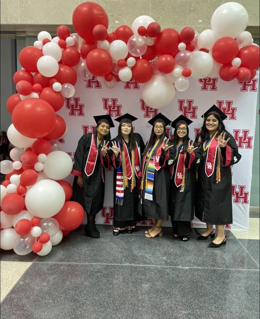 MaestraMata_'s tweet photo. Yesterday I finally got my degree!! Tears and smiles DEFINITELY worth it! #gocoogs #bilingualteacher #uhcoe https://t.co/J7FskR1hM5