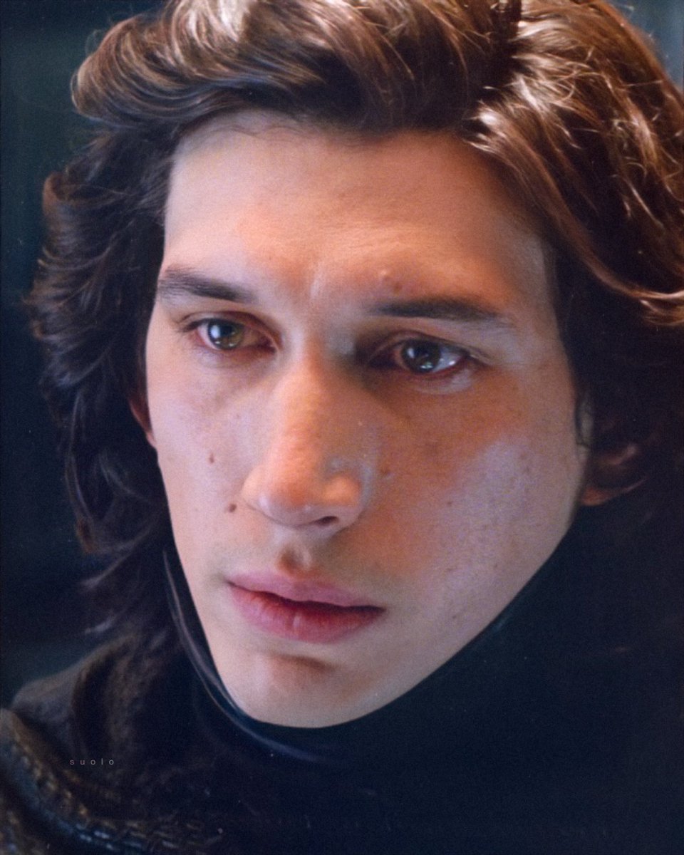 shellybeananne's tweet photo. Take me back to the time when Hux was positive that Kylo was disfigured or foul looking xeno underneath his mask.

And then one day he removes his mask and OH NO. https://t.co/wSAEBA7E1v