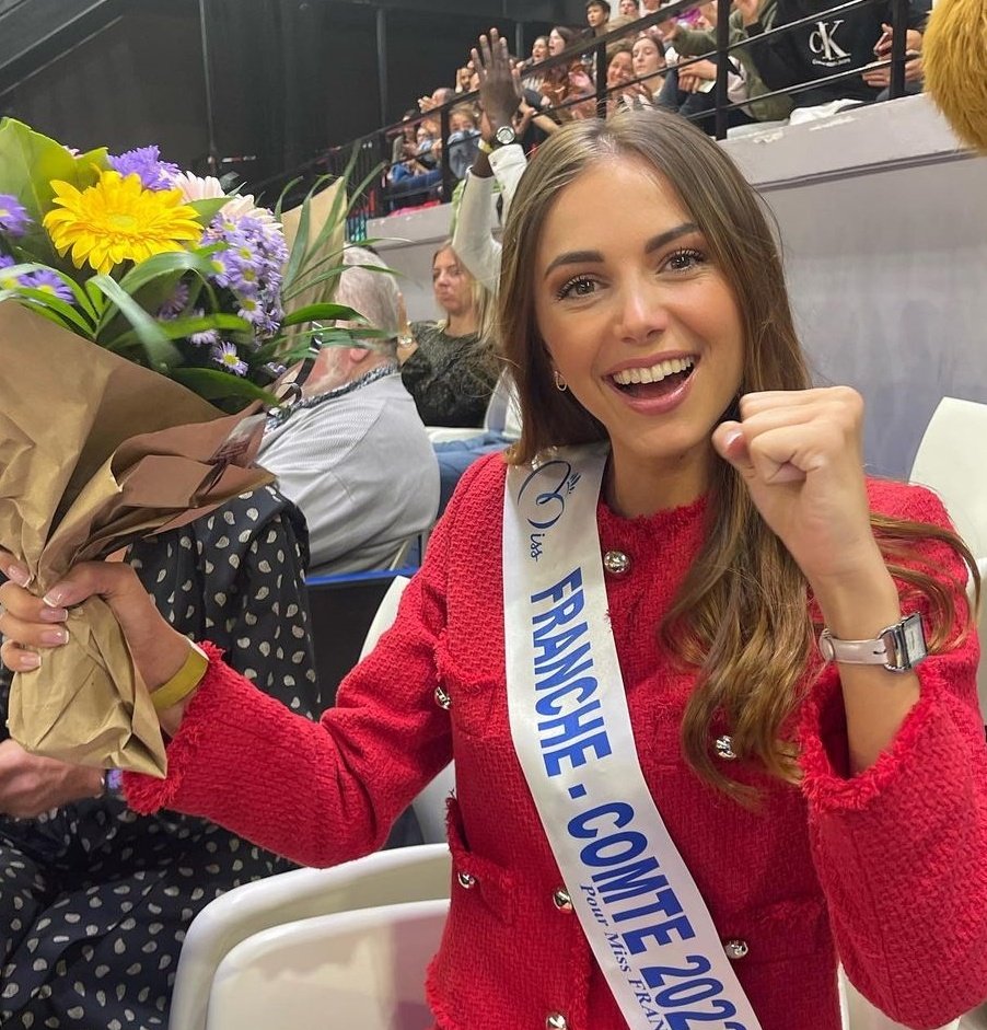_choupi_nette's tweet photo. J'avais pas remarqué mais #MissFrancheComte elle est super belle #MissFrance https://t.co/YJFFckYQd0