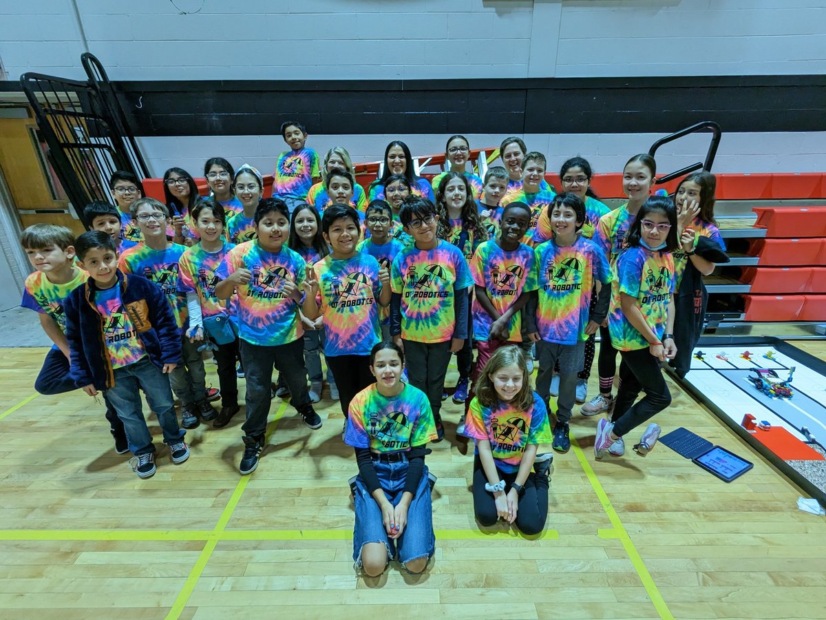 MsTsimogiannis's tweet photo. Thank you @112foundation and @bsteinbach for an amazing Robotics event. Thank you, Heather Phillips and Laetizia Moreau, for making this season fun @otmonarchs! @D112Teachers @NSSD112 #SomosOT #112Leads #STEM https://t.co/53mh9FzSNx