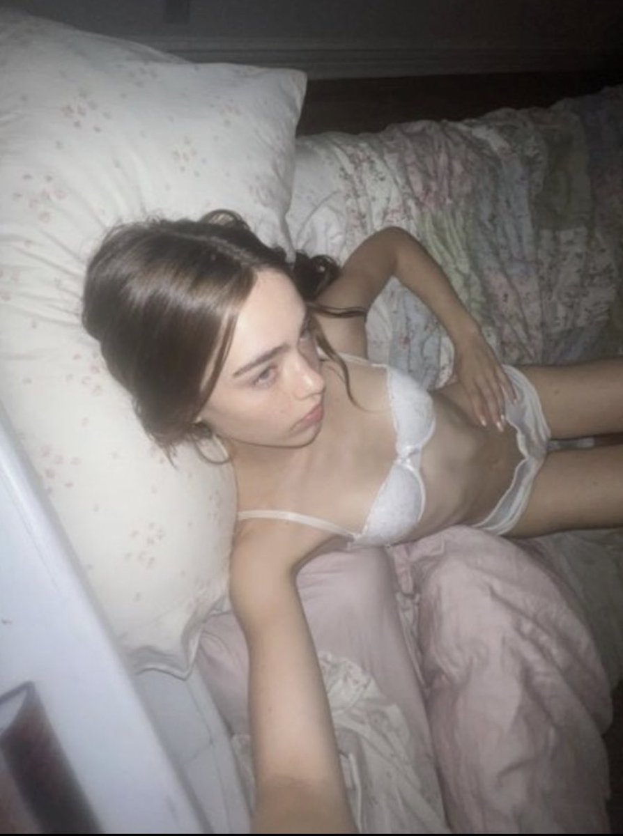 LoocaDooka's tweet photo. ✮ here’s some dainty thinspo ✮ https://t.co/LaOMAHuodx