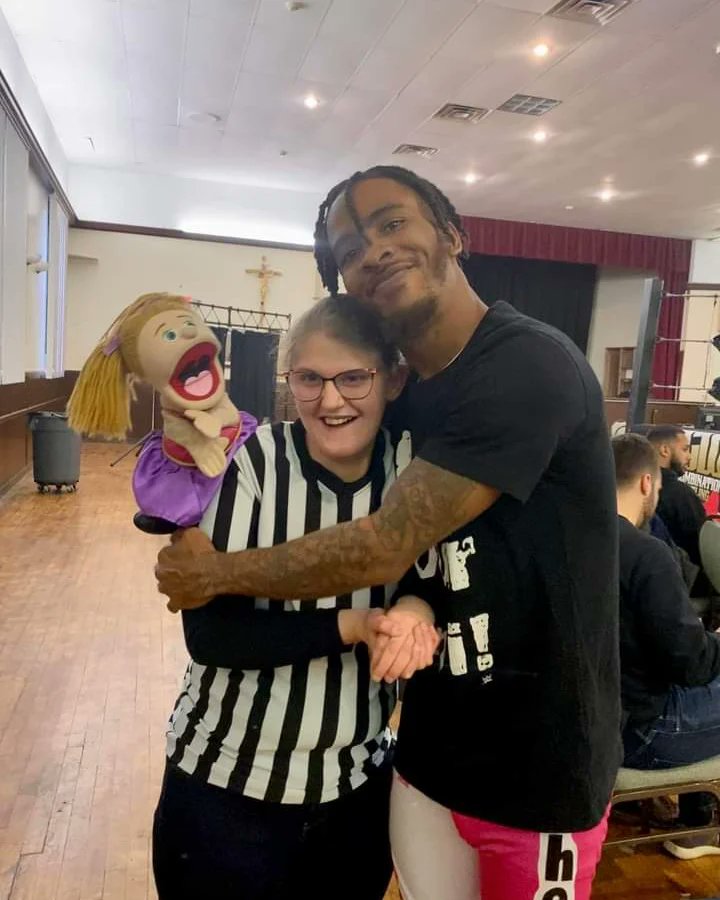 DanielATG215's tweet image. .@BCW_Wrestling_ 🔥 Gave a special girl a piece of my gear 😍 #4TheYouth