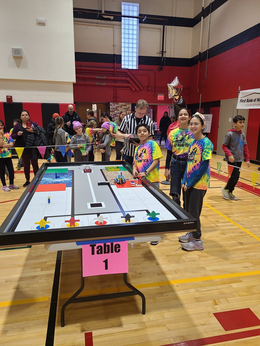 MsTsimogiannis's tweet image. Thank you @112foundation and @bsteinbach  @otmonarchs having #funwithlegos #Robotics @D112Teachers @NSSD112 #SomosOT #112Leads #STEMeducation