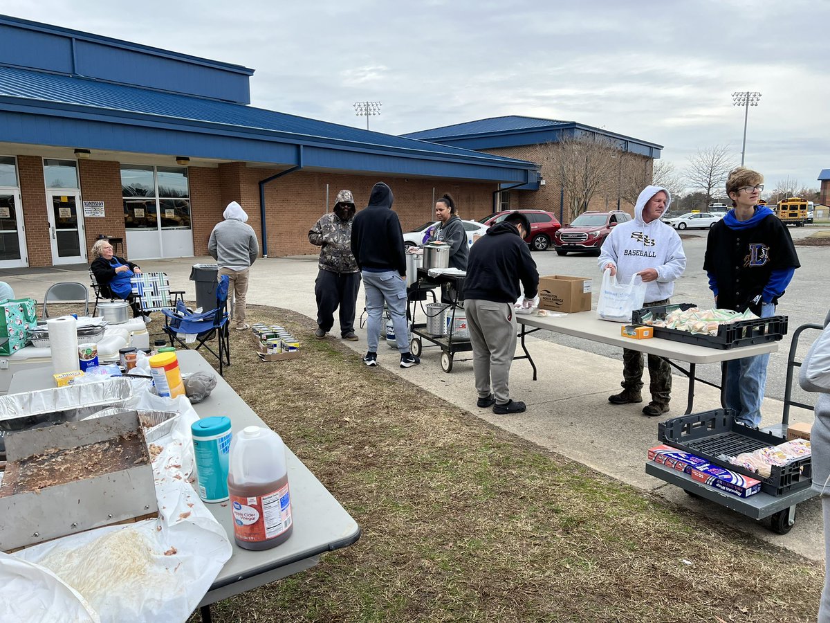 Shout out to our Spartan Baseball team, braving the cold to raise money with a BBQ fundraiser! It was delicious! Thank you to all the players, parents, and coaches for making this successful. <a href="/SSS_Spartans/">SSS High School</a>  <a href="/DavidKAllen_/">David K. Allen</a> <a href="/SmithfieldNews/">Town of Smithfield, NC</a> <a href="/TownofSelma/">Town of Selma</a>