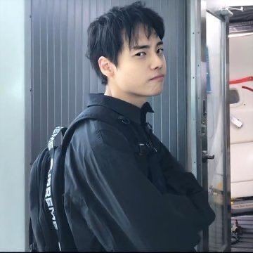 One jaewon pics tweet media