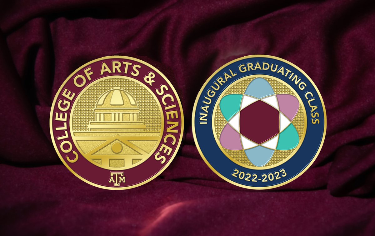 TAMUArtSci's tweet photo. In addition to diplomas, #TAMUArtSci students were presented with double-sided challenge coins celebrating them as inaugural graduates of the @TAMU College of Arts and Sciences. ๐ The ArtSci gonfalon also made its commencement debut this weekend โ whoop!
#BeWorldClass #TAMUgrad https://t.co/mEp4L0XxTM