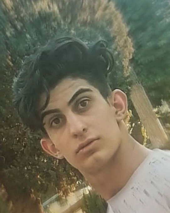 Diciamo i loro nomi!
Mohammad Boroughani ha soltanto 19 anni e potrebbe essere impiccato nelle prossime ore. Firma l'appello per dire NO alle esecuzioni in #Iran 
bit.ly/3iEx1nm #SayTheirNames