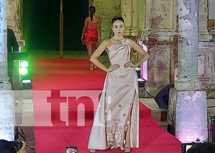 GuardabarNi's tweet photo. Espectacularidad y creatividad con Nicaragua Diseña en Granada
Muy contenta, su directora Camila Ortega Murillo, expresó que la plataforma estaba cerrando el año con broche de oro, ya por segunda vez consecutiva en esta ciudad hermosa.
#NicaraguaDiseña
#Nicaragua
#Granada 
#Tn8 https://t.co/XUjNC9FFvP