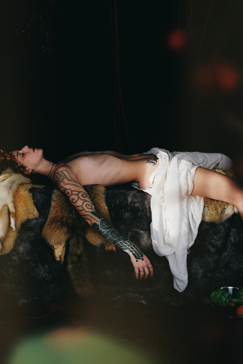 Cam Damage (Trans Reznor) tweet media