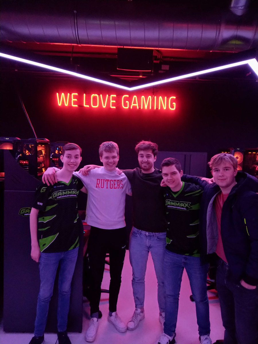 LukePeef tweet media