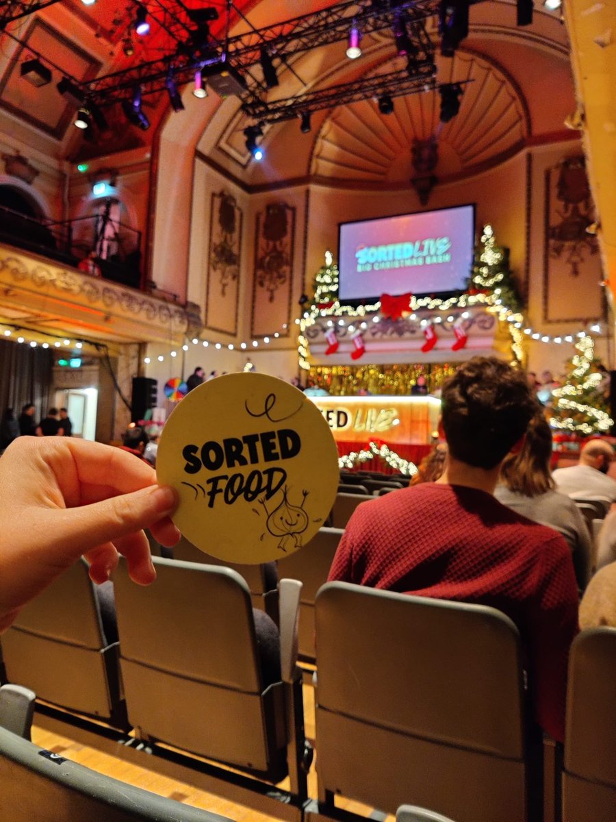 Settling in for <a href="/sortedfood/">Sorted Food</a> live with <a href="/DrStrocchi/">Marina</a>