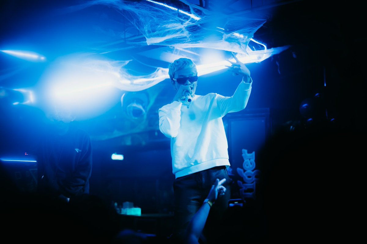 ConcertMoments3's tweet photo. Spotlight dekat aku atas padang macam ⭐️ 

@forceparkboiss 

#concertphotography #SonyAlpha https://t.co/SUQT0mAMhE