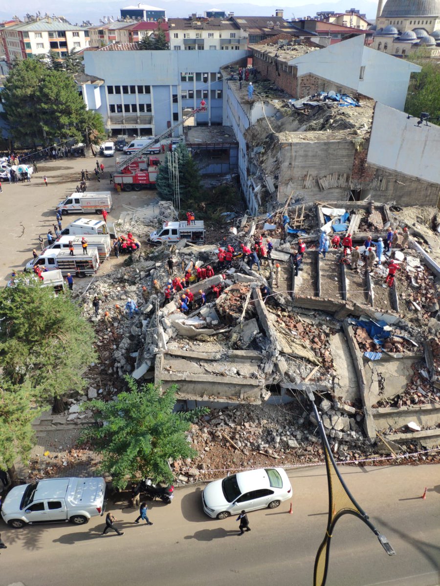 Bir can daha kurtulacaksa biz hazırız. #AFAD13Yaşında <a href="/AFADBaskanlik/">AFAD</a> <a href="/bingolvaliligi/">T.C. Bingöl Valiliği</a>