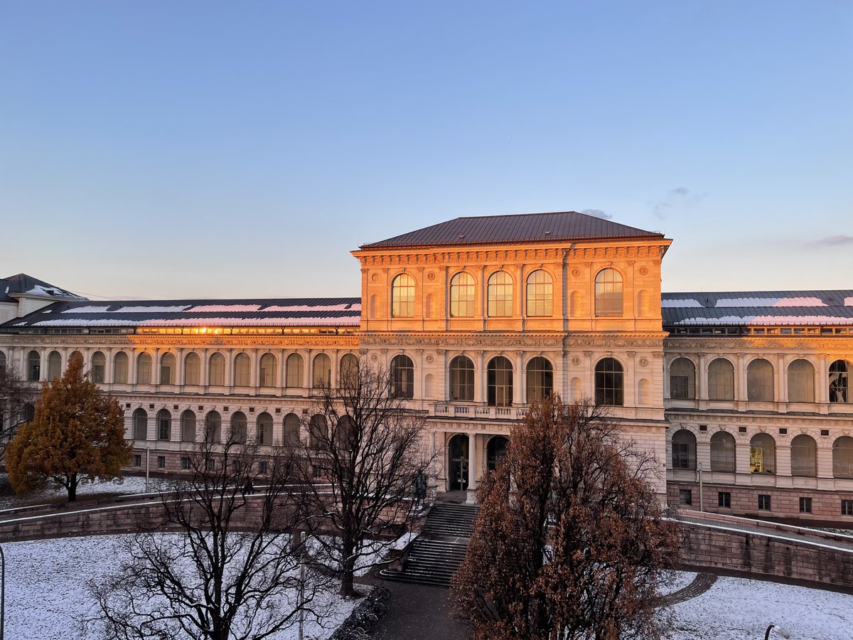 GittaKutyniok's tweet photo. A few days, my group moved in the new #AI #Building of @LMU_Muenchen. Finally, we are reunited in one place, and am very excited. The view from my new office is also amazing, as you can see😃A great thanks to our #president for our new, amazing home!

@researchbavaria, @BayFOR https://t.co/a9OwsZOszM