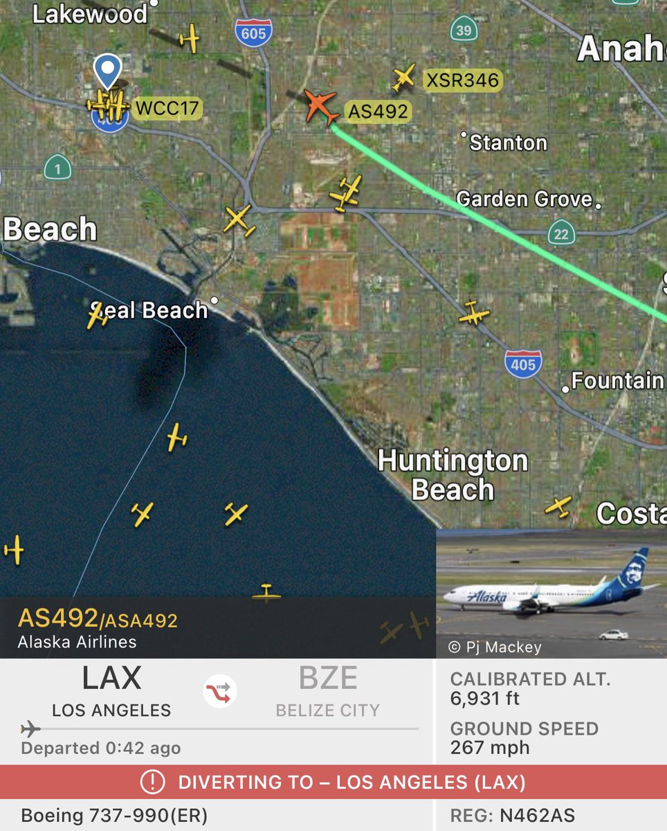 TrafficNewsLA's tweet photo. Alaska Airlines Flight 492 declaring an emergency as the windshield of the aircraft has cracked in flight, aircraft returning to LAX and a full LAFD assignment on the way https://t.co/VcYoxLEGx7