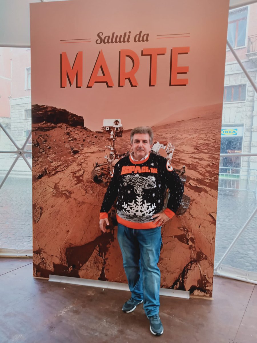 marcoleofrigio's tweet photo. Mio fratello @robyleofrigio  ieri a questa presentazione #AstroSamanta #Marte @ASI_spazio https://t.co/LeOGOUoBe0
