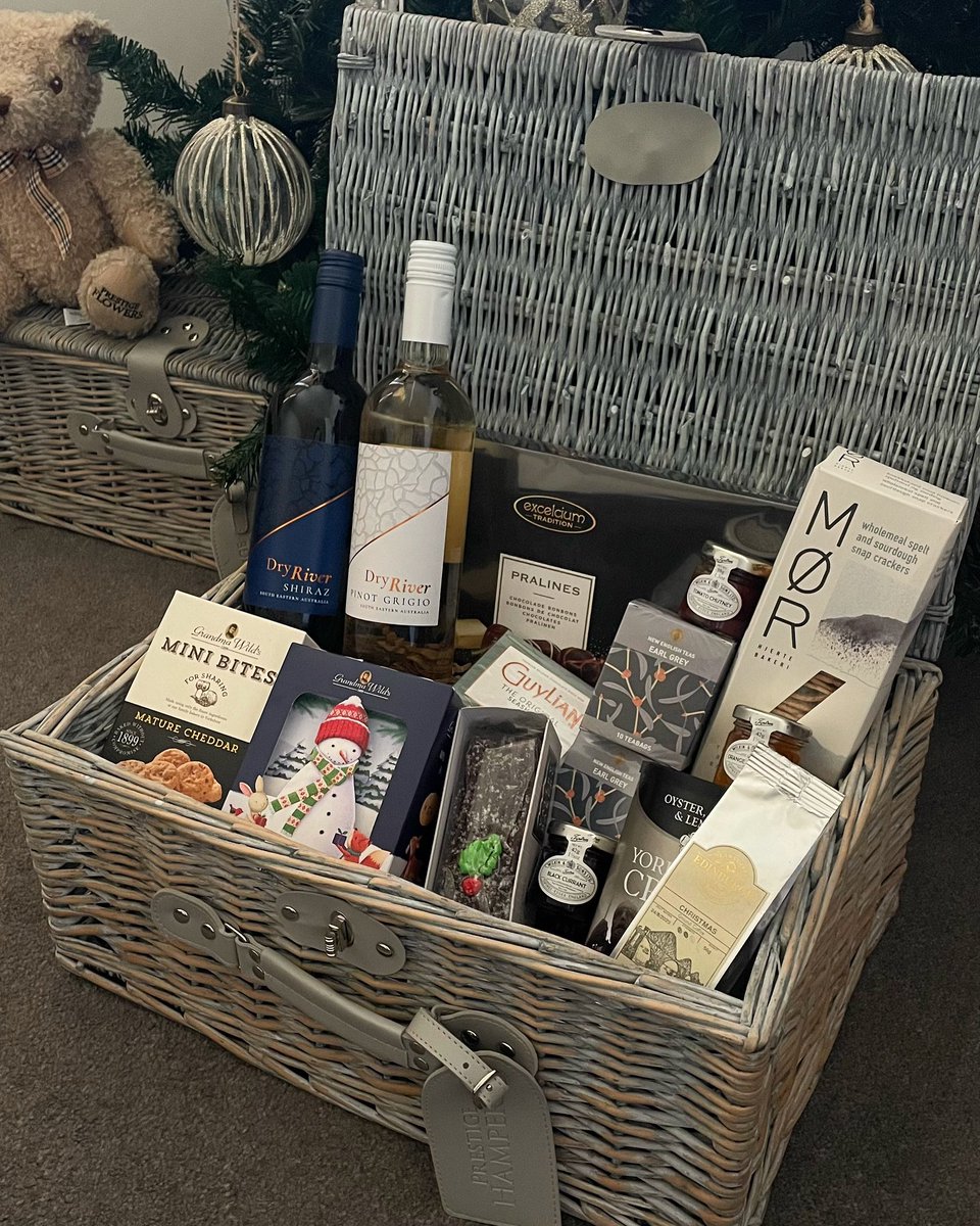 Our Winter Wonderland hamper includes everything needed to celebrate the festive holiday with friends, family and loved ones. ✨

This hamper makes the perfect enchanting gift, this festive season 🤍

Send Now: tinyurl.com/3yjerx4f

#prestigehampers #christmashampers #foodgift
