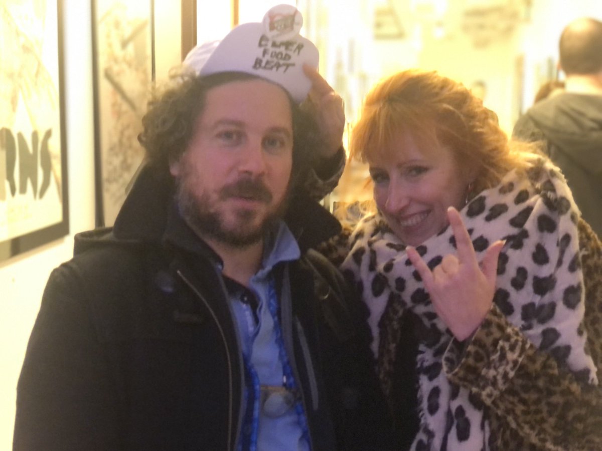 StephanePajot44's tweet photo. Romain Colucci, fils de Coluche, est venu ce samedi soir apporter tout son soutien aux bénévoles nantais des Restos du Cœur et aux Rockeurs ont du cœur à ⁦@Stereoluxnantes��� (ici avec Anne-Claire Galesne, bénévole des Rockeurs) #Nantes @presseocean https://t.co/rlvZ9Ekzrz