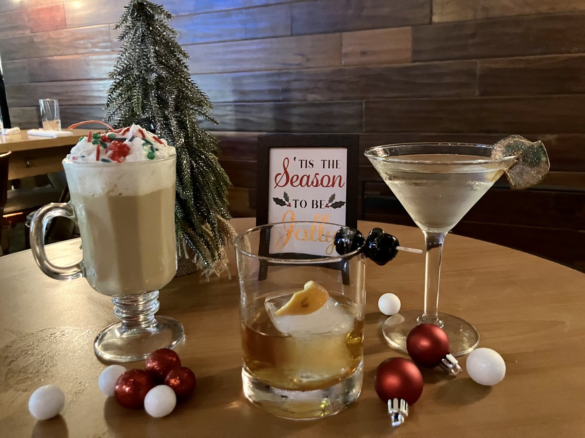 wmhtx's tweet photo. It’s beginning to look a lot like
CHRISTMAS COCKTAIL HOUR 🎄🎅🏻🍹
L to R:

Café Amoré
Perfect Holiday Martini
Plum Fairy Old Fashion

Come get into our Christmas Spirits at the bar! 

Happy Hour 3-6
Dinner 6-10

#wmhtx #holidaycheer #houstondrinks #houstonholiday #midtownhou https://t.co/hyVItvB3ML