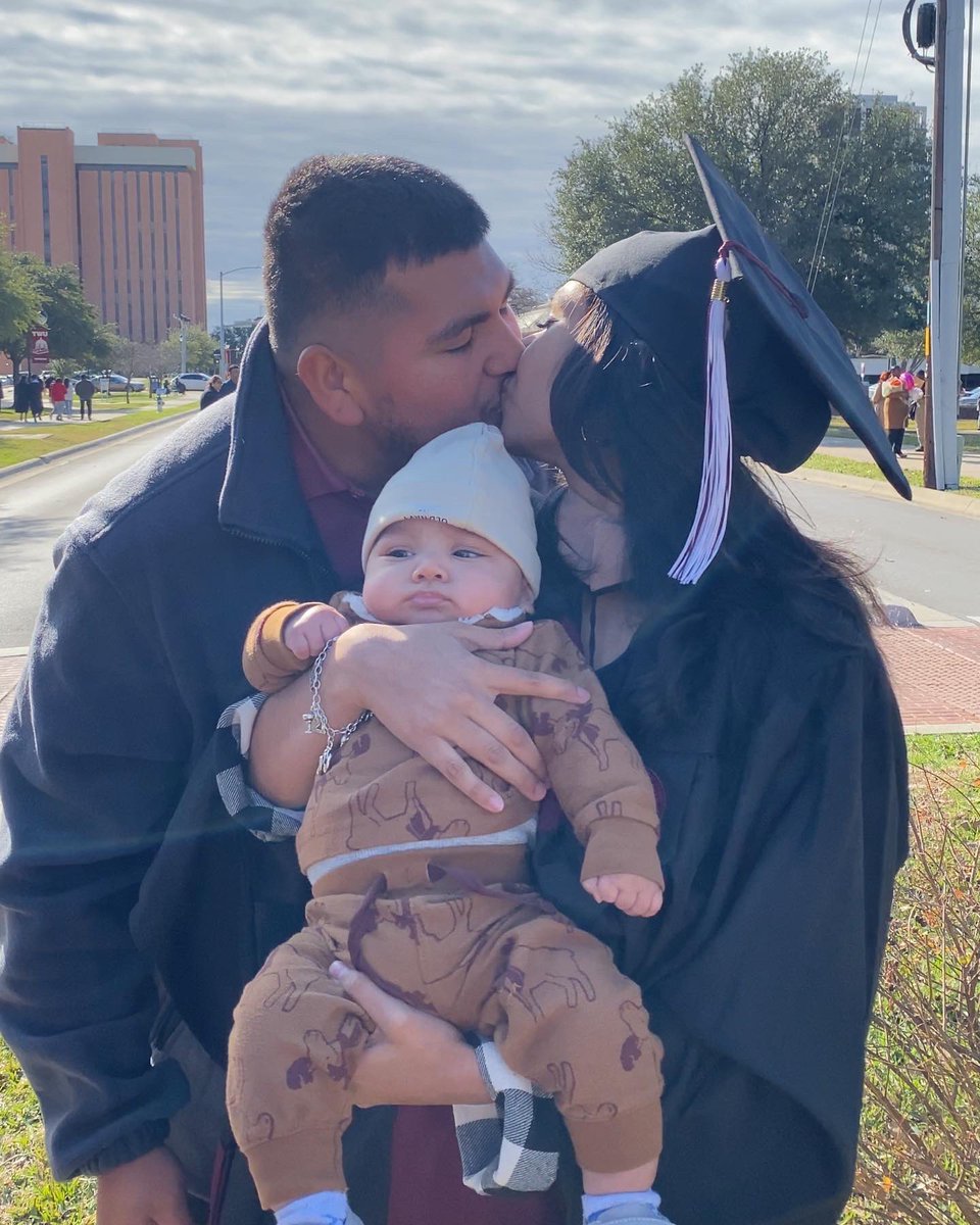miaxop's tweet photo. I graduated with my Masters 5 months after my son was born. Did homework while in active labor, while recovering from a C-section, &amp;while struggling with postpartum. Spent months staying up late to complete assignments. All while being the best mom I can be for my son. I did it. https://t.co/FBaqrbHwLc