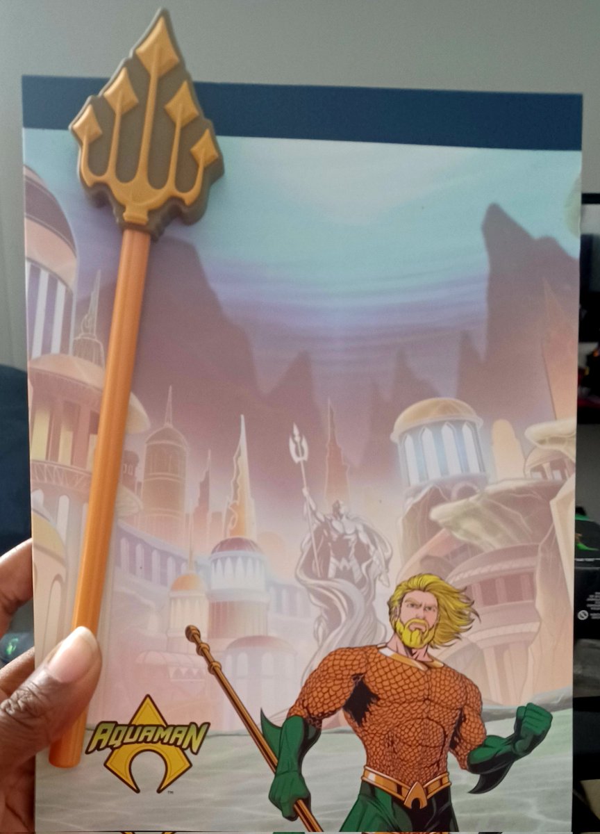 TheVideoGamHer's tweet photo. Long-haired, bearded Aquaman. Aka the best Aquaman. https://t.co/Gei4b6qYUz