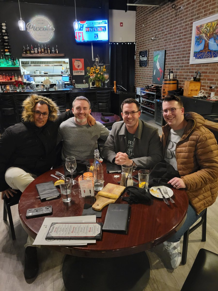 Dinner with great friends in Nixa last week! <a href="/mrdannygut/">Daniel Gutierrez</a>, <a href="/DrRichterNixa/">Dr. Blake Richter</a> and Taylor Schaeffer