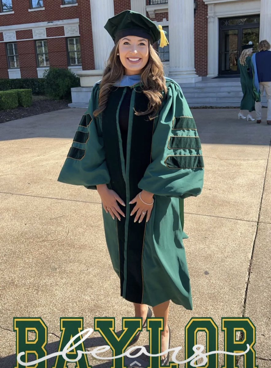 morg_harv94's tweet photo. Congratulations to our girl!
We love you, Dr. Macey Futrell!
#BaylorGrad 💚💛🐻 https://t.co/zx3G4tTOvQ