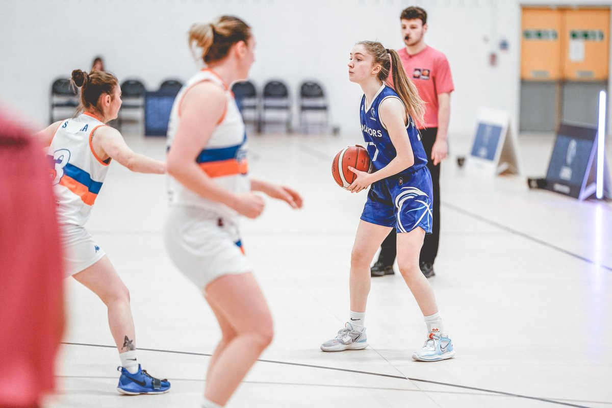 📷 <a href="/Cal_Gladiators/">Caledonia Gladiators</a> and @McrMetMystics meet for festive @WBBLofficial action ⤵️⤵️

instagram.com/p/CmSAg7Gr6-g/ <a href="/Sam_Keltos/">Samantha Keltos</a> <a href="/LeahMcDerment/">Leah McDerment</a> #BritishBasketball