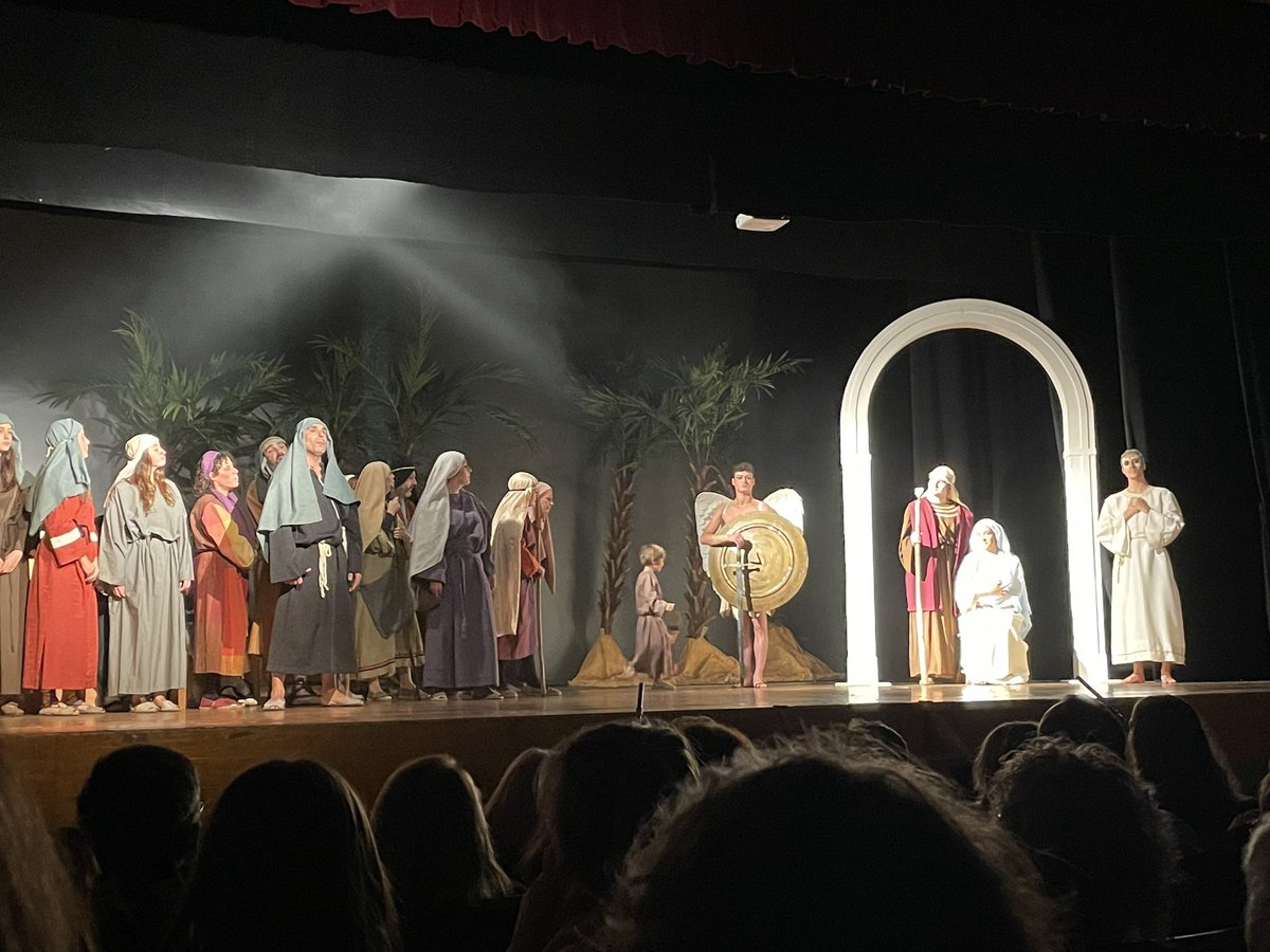 🎭 Molt grans Els Pastorets del Casal de St. Pere a la <a href="/SalaCrespi/">SalaCrespi</a> amb <a href="/PAMTeatre/">PAM teatre</a> <a href="/qollunaka/">Qollunaka</a> i veïns de l’<a href="/AVpobleSPere/">AV Antic Poble Sant Pere</a>.

No us podeu perdre l’oportunitat de veure uns grans artistassos ! 😇😈