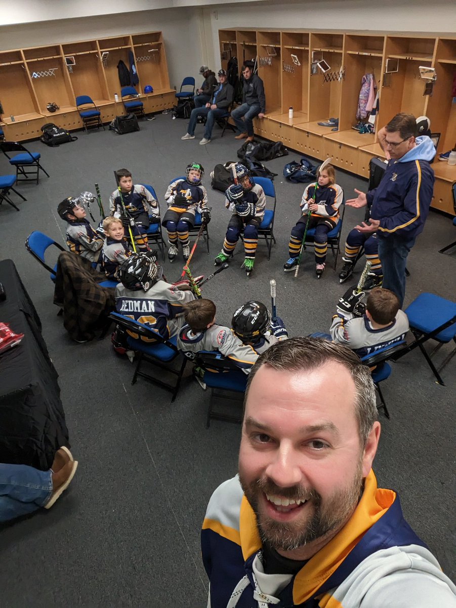 TheMiddletaur's tweet photo. Ready for the last game before playoffs! #rockthebok-guest https://t.co/jwgmyYkfwh