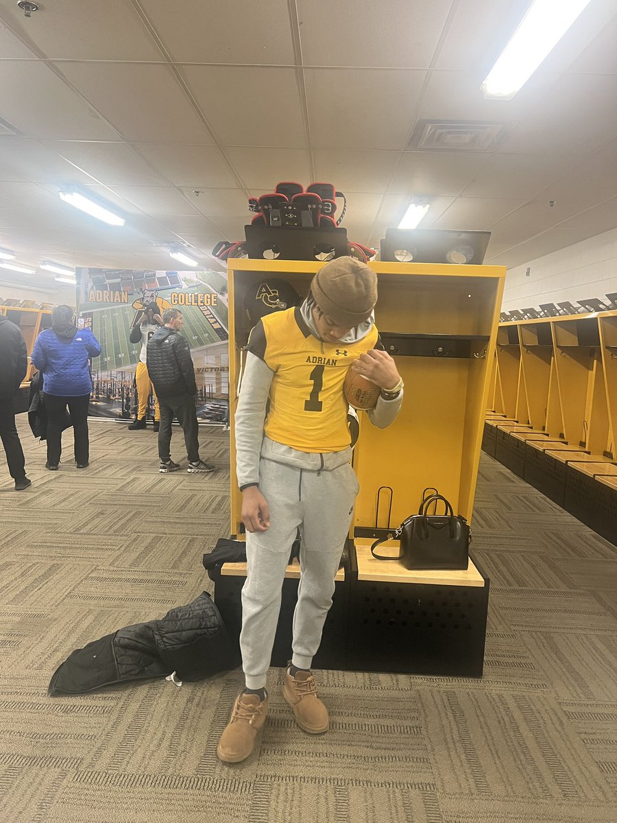DT ⁵ (@danieltaylor_5) on Twitter photo #AGTG After a great visit and a great convo with <a href="/JeffHarris5050/">Jeff Harris</a> I am blessed to have received an offer from <a href="/AdrianCollegeFB/">Adrian College Football</a> !! #AGTG After a great visit and a great convo with <a href="/JeffHarris5050/">Jeff Harris</a> I am blessed to have received an offer from <a href="/AdrianCollegeFB/">Adrian College Football</a> !!